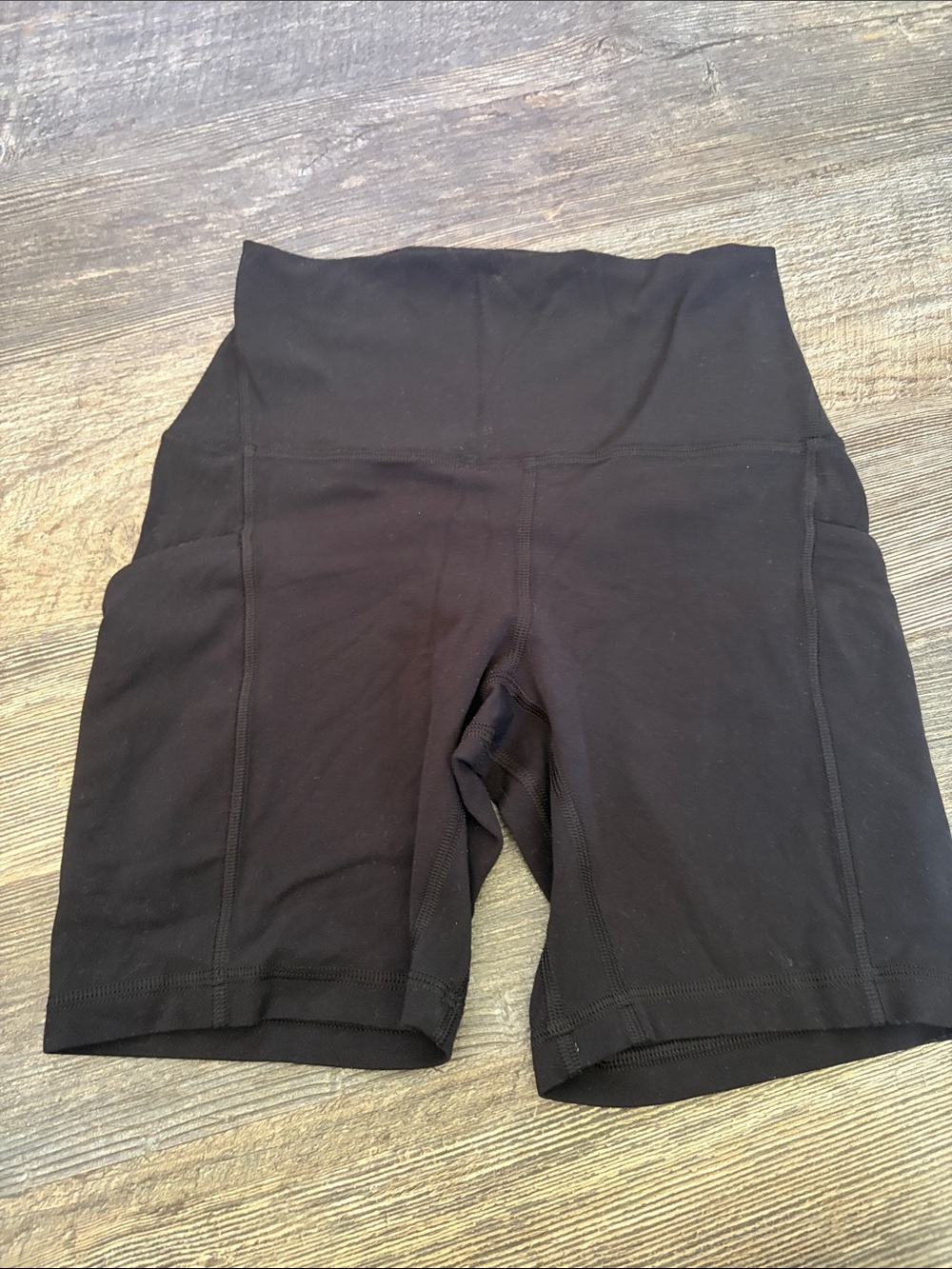 lululemon athletica Black High-Rise Bike Shorts with pockets 6”
